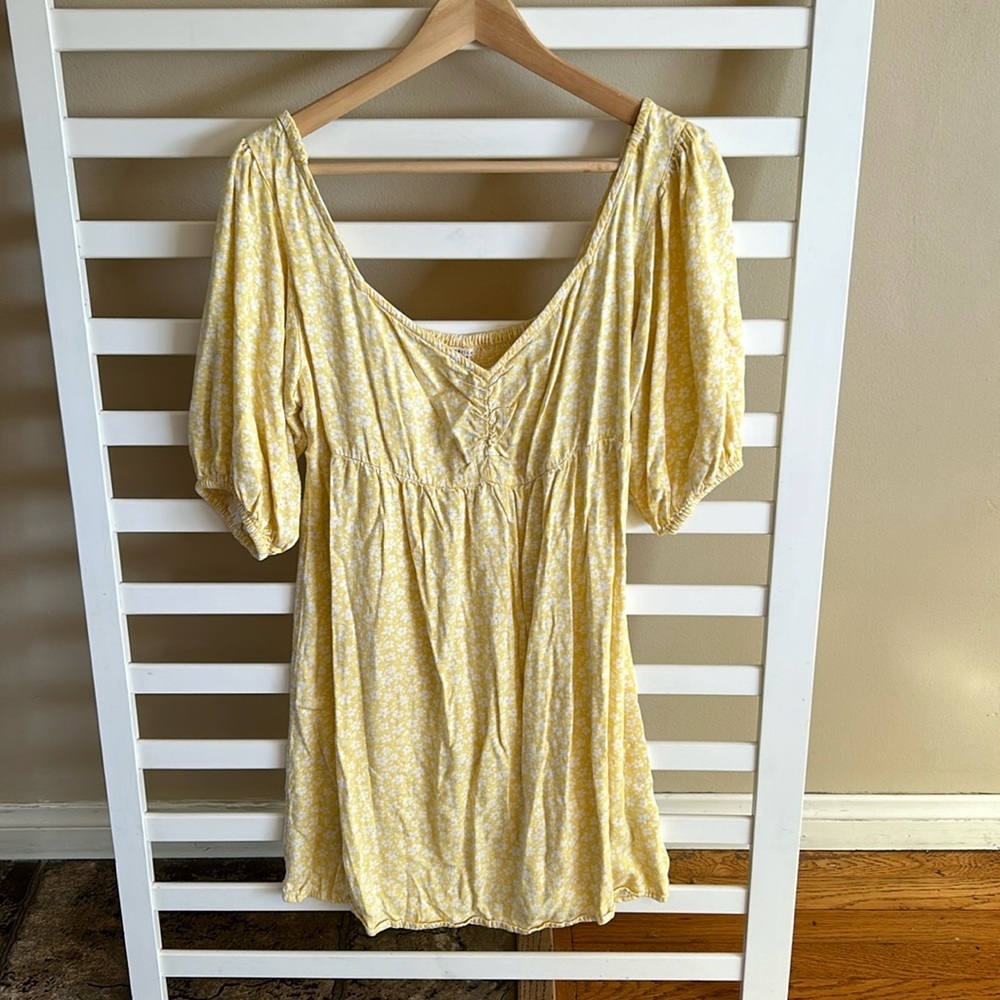 Billabong butter yellow floral Sea Side Babydoll Dress Size Large